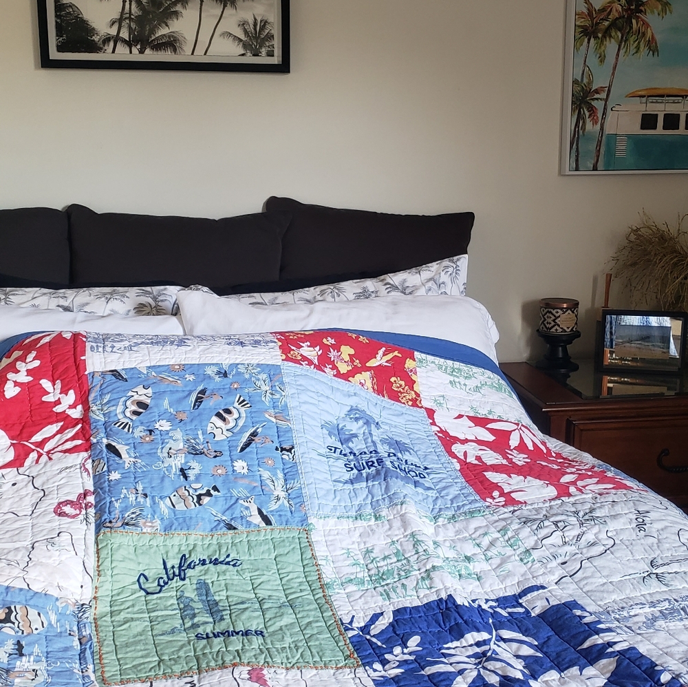 Pottery Barn. TWIN Island Patchwork Quilt - Picture 7 of 8